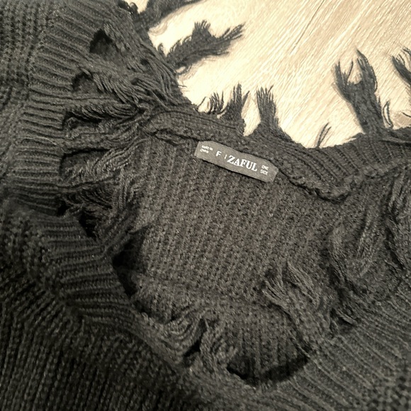 Off the shoulder black sweater - Picture 3 of 10